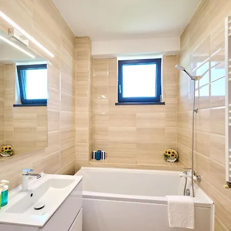 Summerland La Mare アパート ママイア