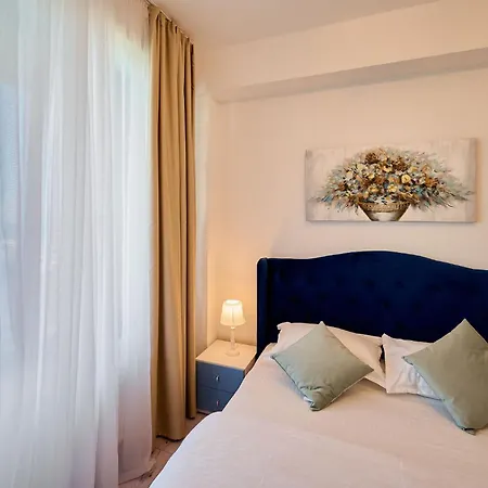 Summerland La Mare アパート ママイア